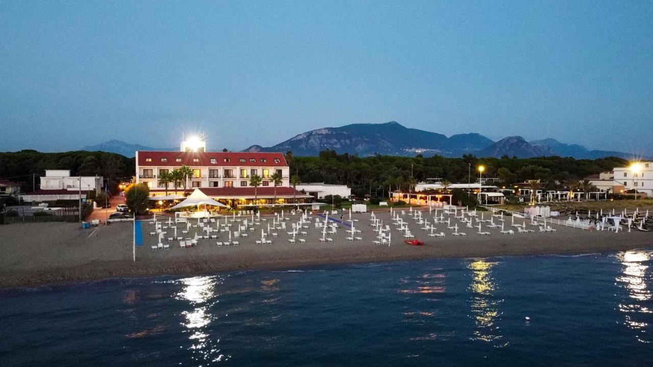 Hotel Schuhmann Paestum Eksteriør billede