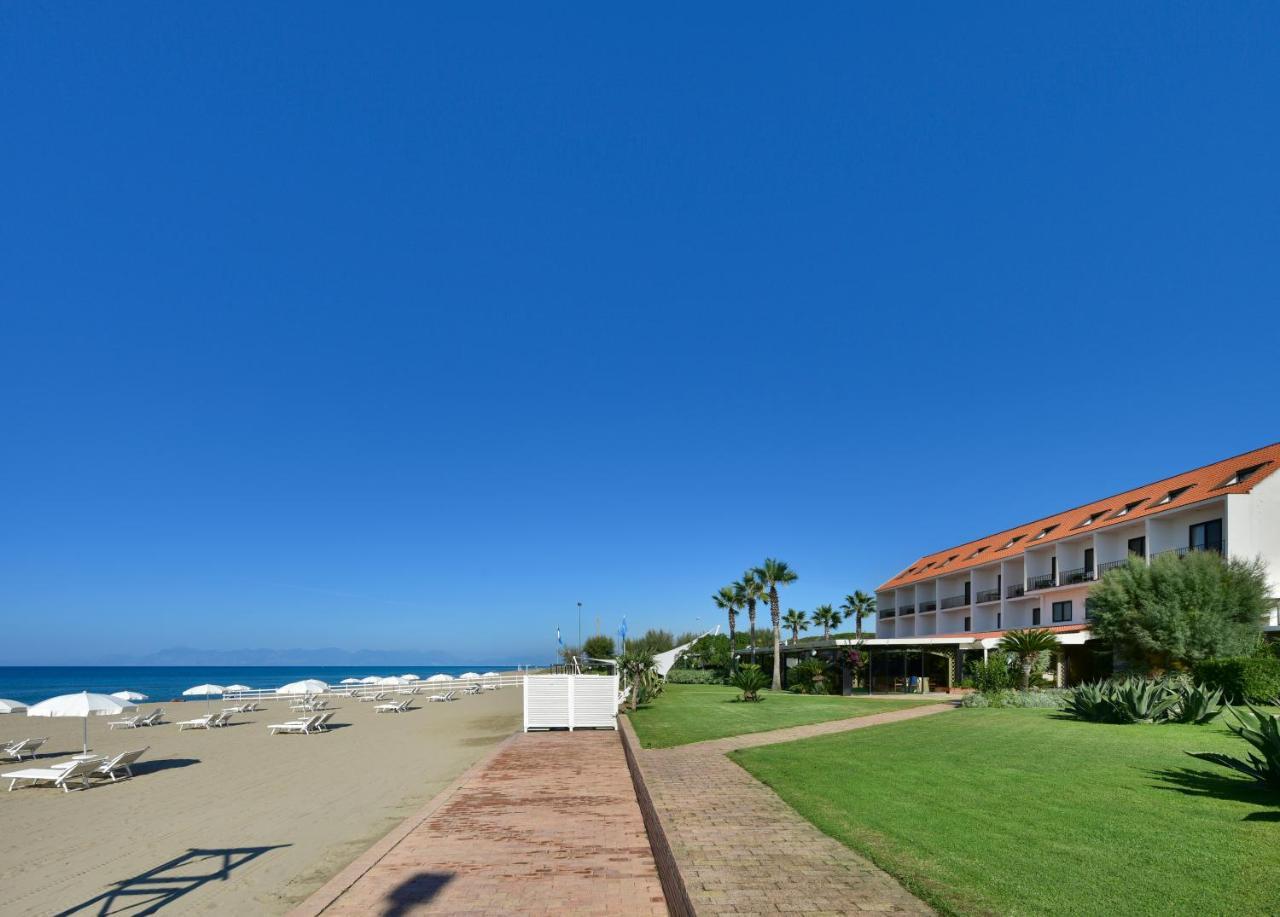 Hotel Schuhmann Paestum Eksteriør billede