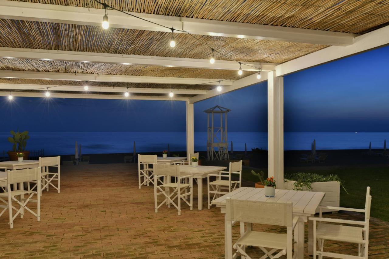 Hotel Schuhmann Paestum Eksteriør billede