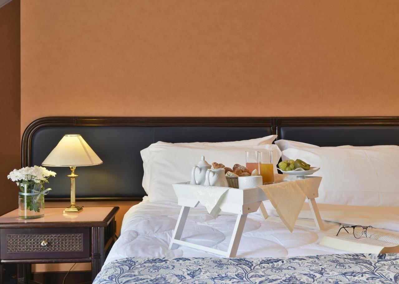 Hotel Schuhmann Paestum Eksteriør billede