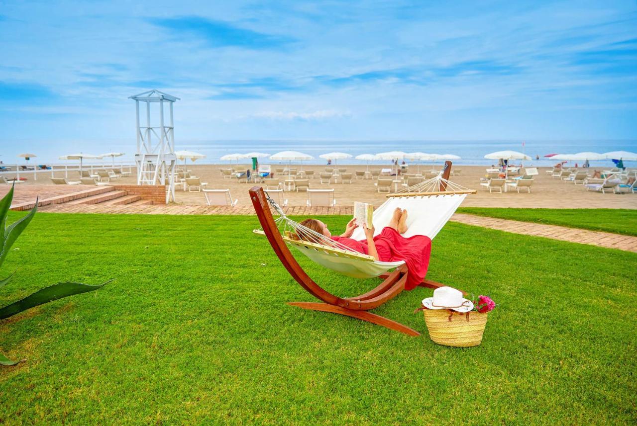 Hotel Schuhmann Paestum Eksteriør billede